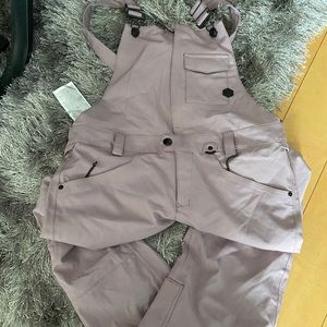 Volcom snowboarding pants bib